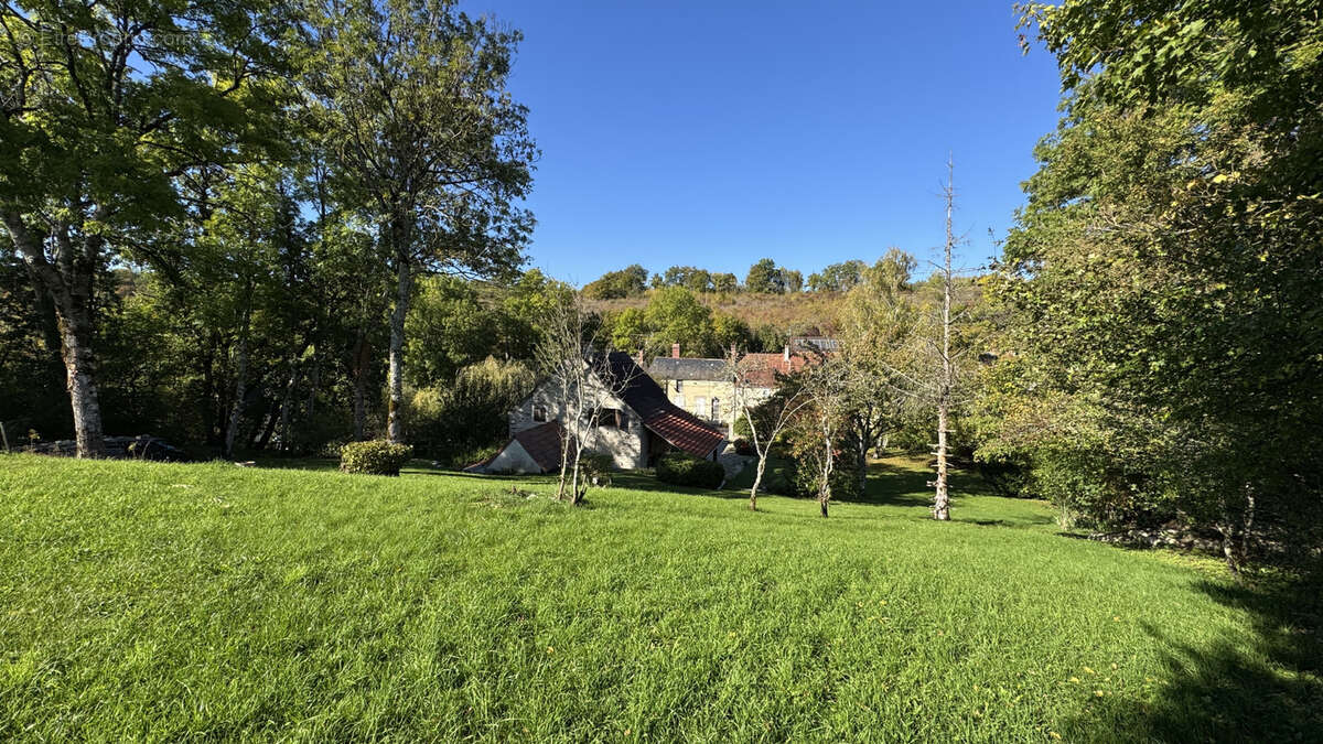 Maison à JOUX-LA-VILLE