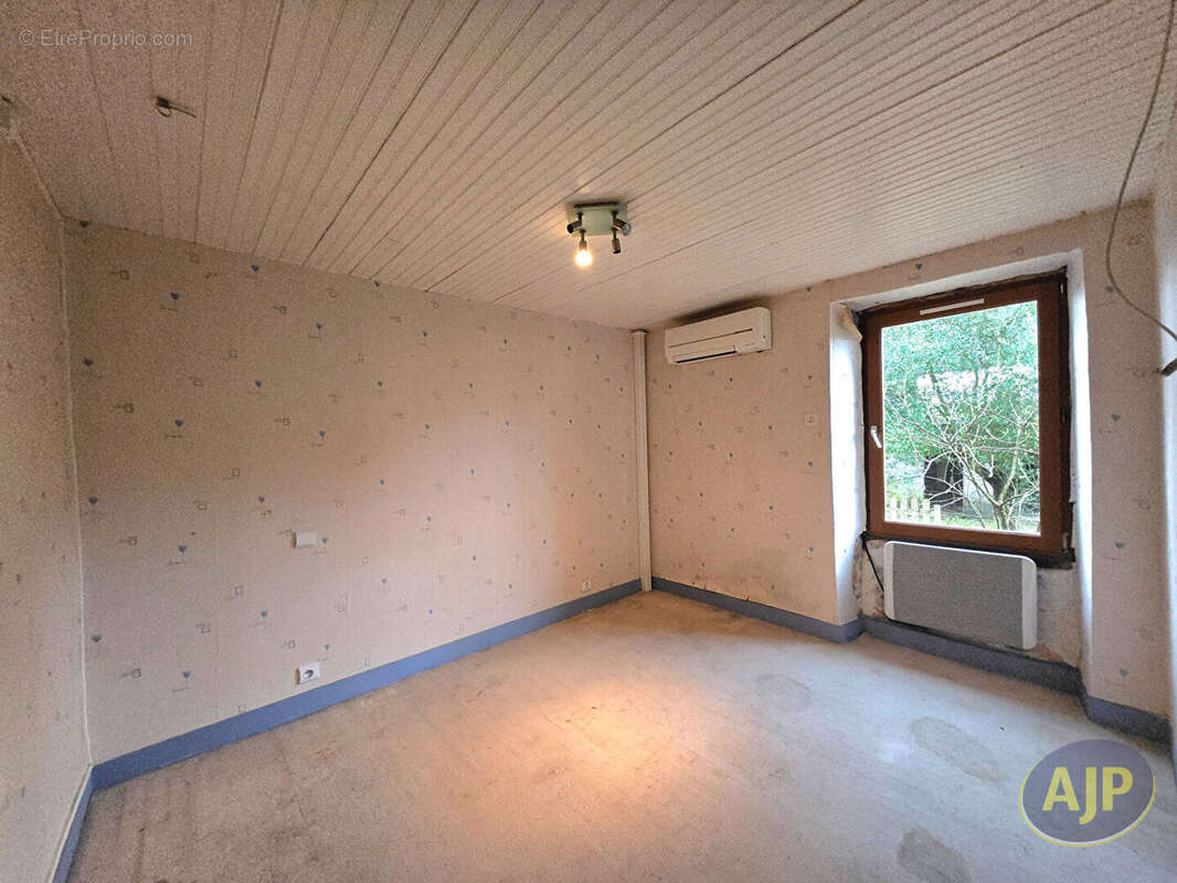 Maison à SAINT-JEAN-BREVELAY