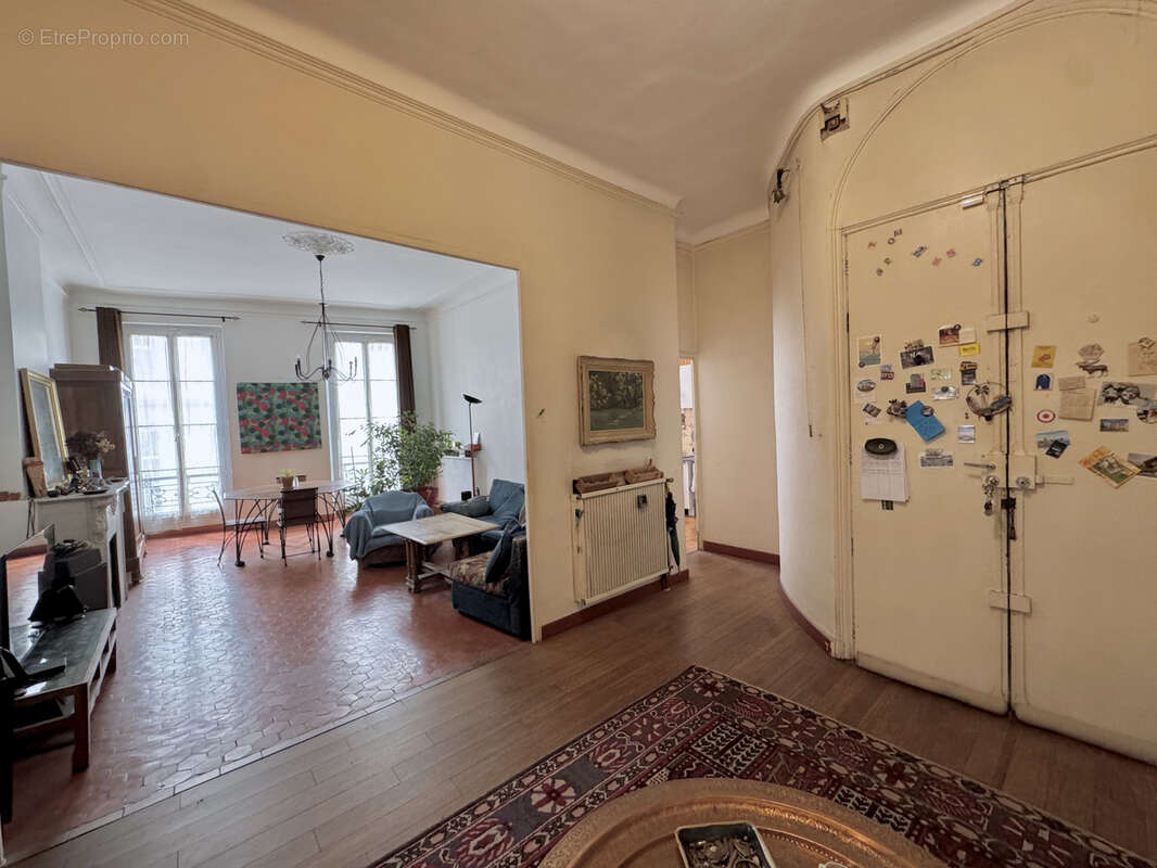 Appartement à MARSEILLE-1E