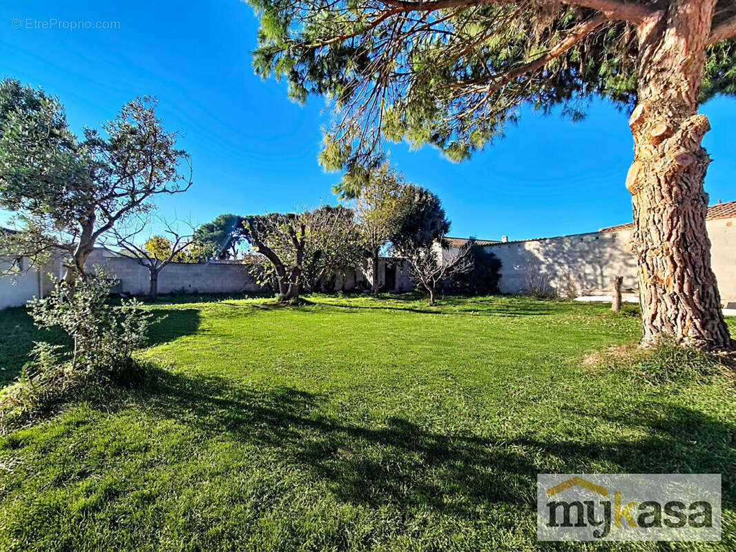 Terrain à FOS-SUR-MER