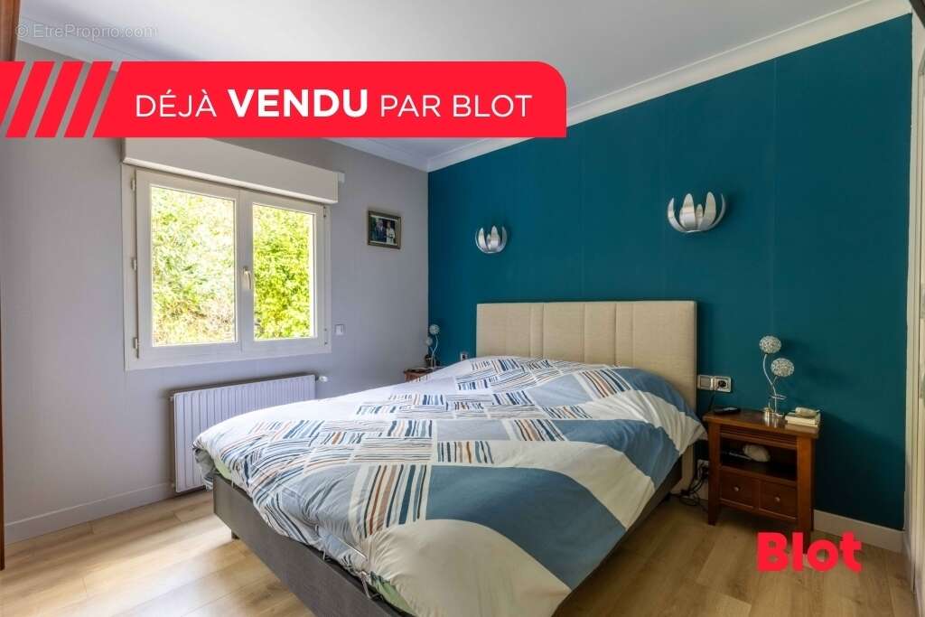 Maison à MONTREUIL-LE-GAST