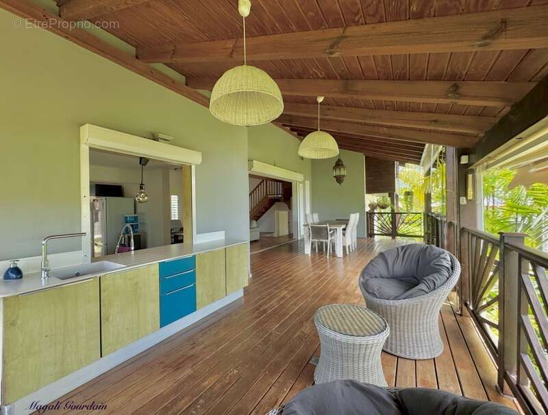 A vendre - propriété avec fort potentiel locatif – saint-françois - photo 4