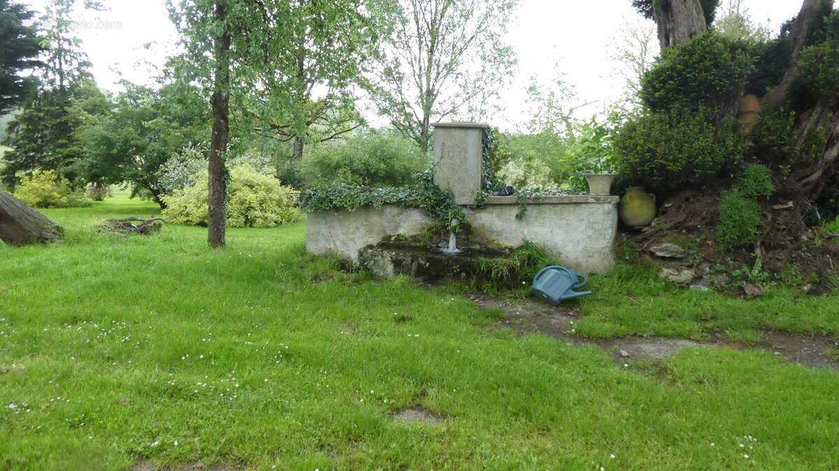 Maison à LA CROISILLE-SUR-BRIANCE