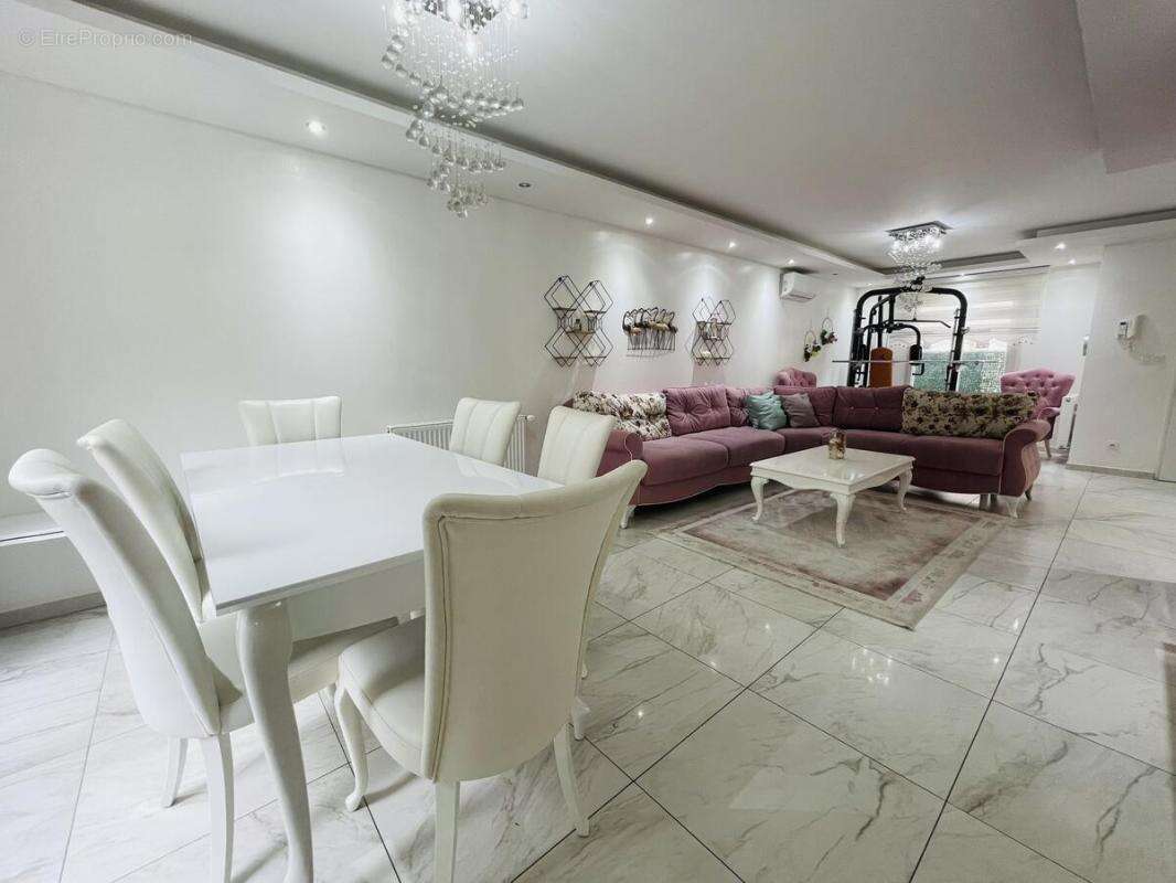 Maison à JANNEYRIAS