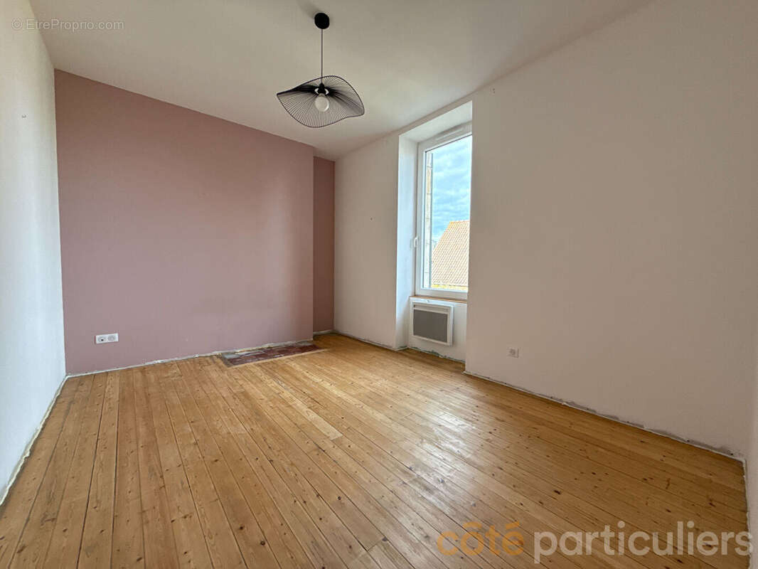 Maison à SAINT-AMAND-MONTROND