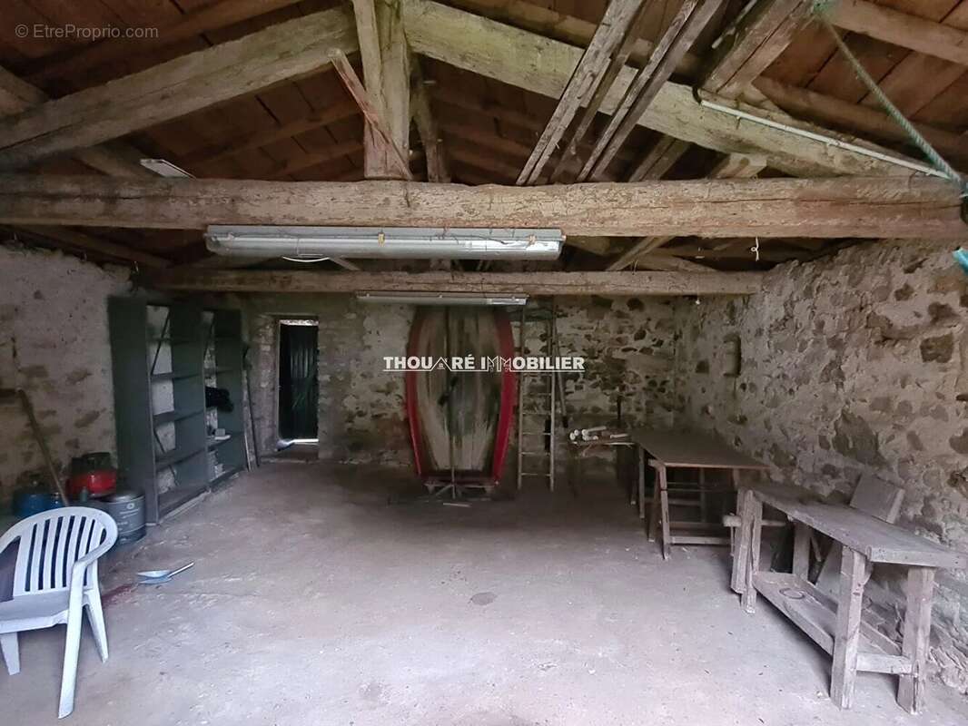 Maison à SAINT-ETIENNE-DE-MONTLUC