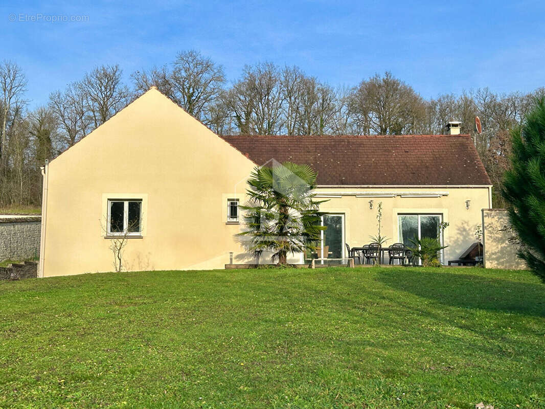 Maison à NANTEAU-SUR-LUNAIN