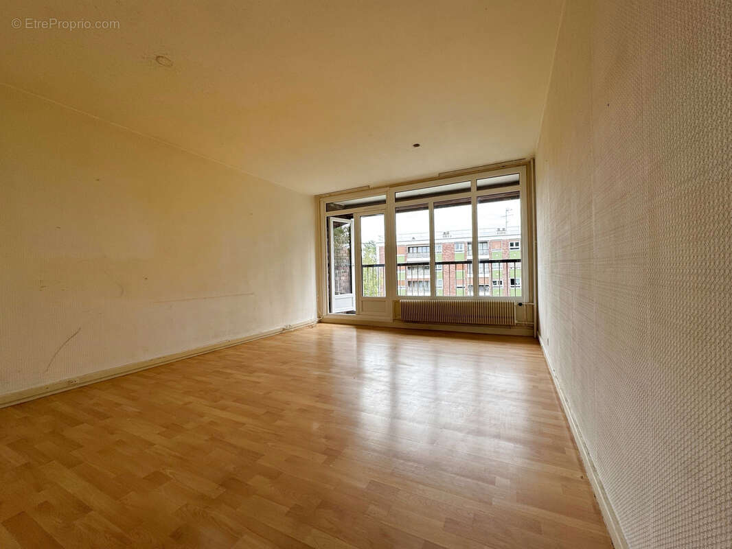 Appartement à SURVILLIERS