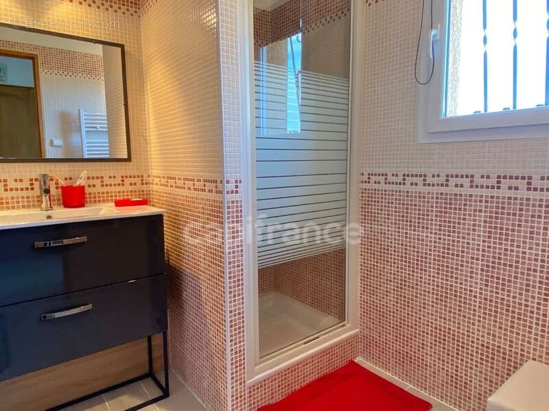Maison à vendre 5 minutes d’Uzès : Villa lumineuse T5 116 m2 avec piscine, garage, terrain 1200m2 - photo 21