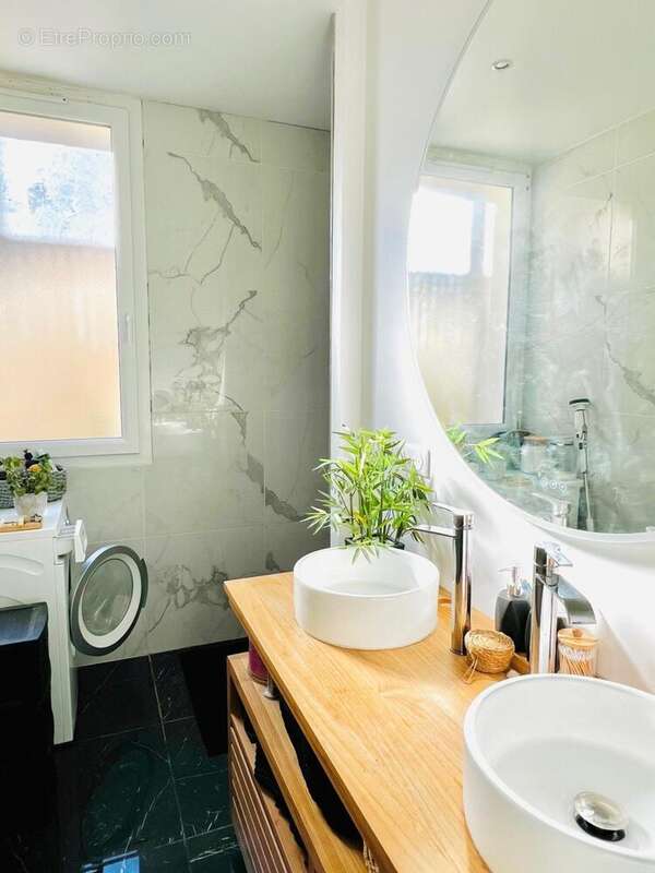 Photo 2 - Maison à MARSEILLE-15E