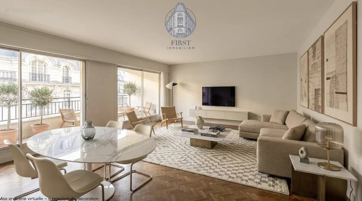 Appartement à PARIS-16E