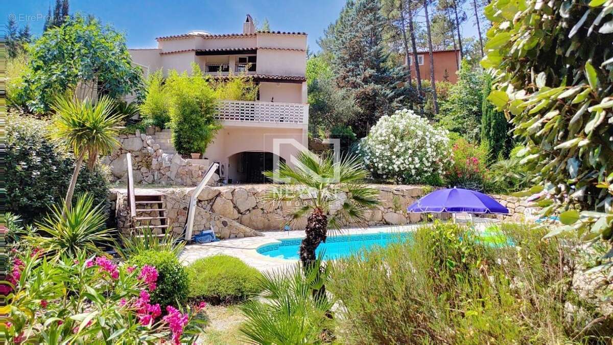 Maison à MONTAUROUX