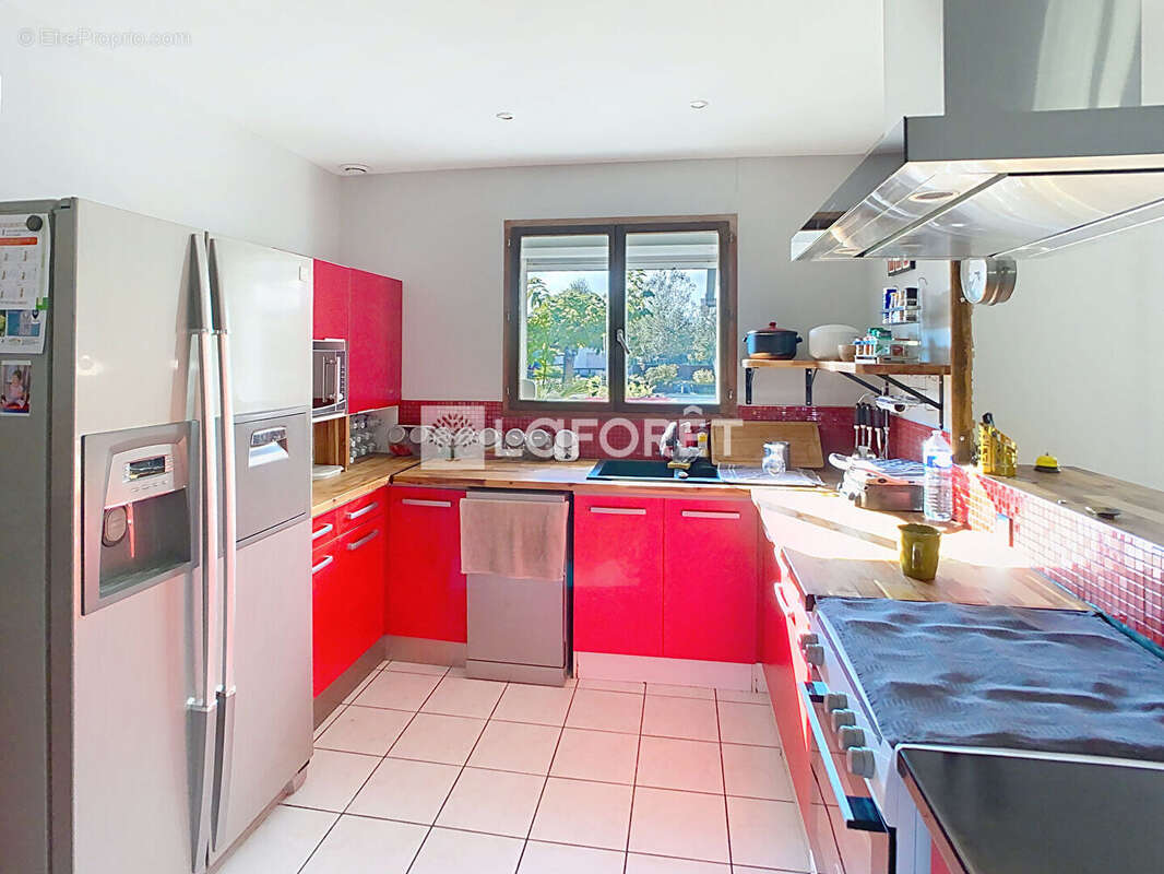 Maison à BARRY-D&#039;ISLEMADE