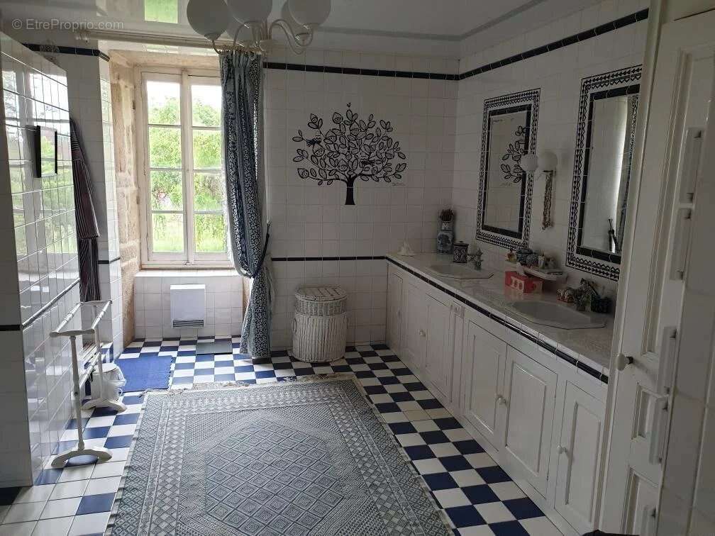 Maison à LADOIX-SERRIGNY