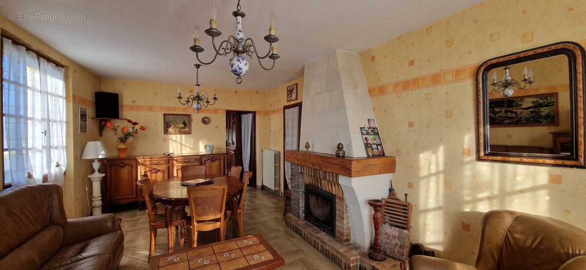 Maison à CHAVEIGNES