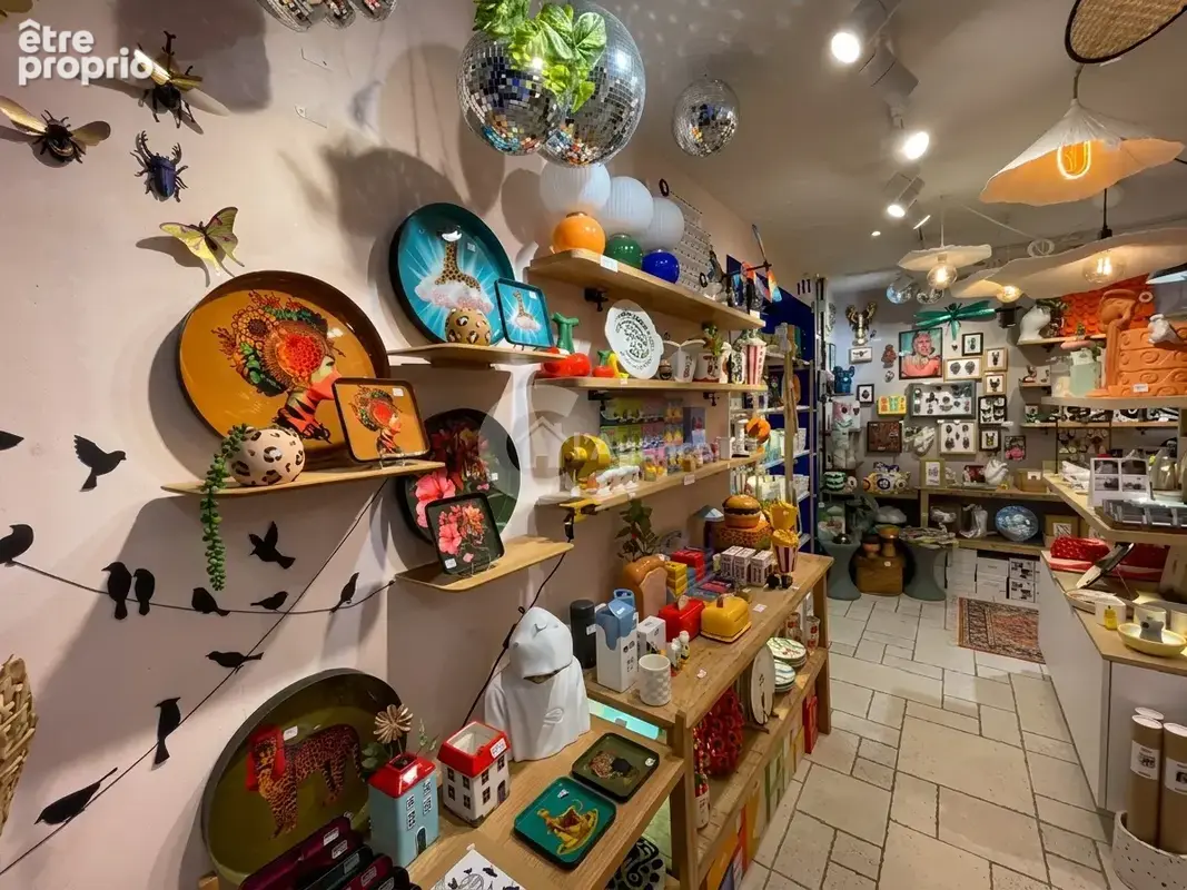 Opportunité rare au cœur du Vieil Antibes : Commerce de décoration clé en main - photo 4