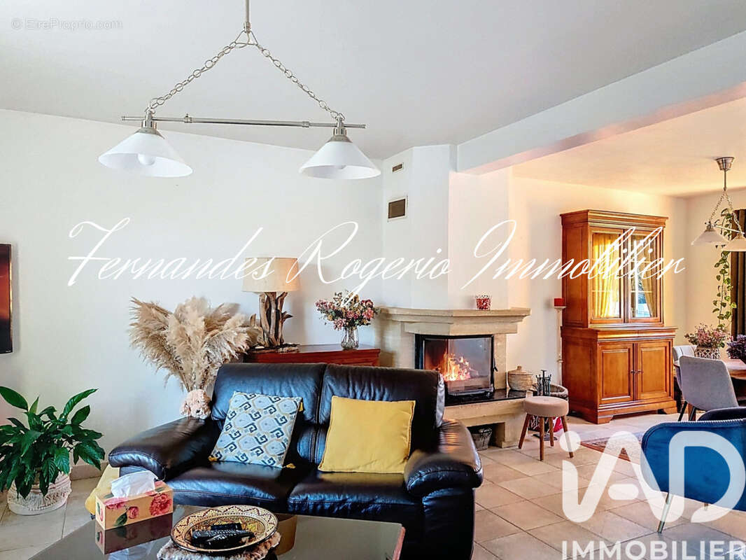 Photo 2 - Maison à NEUVILLE-AUX-BOIS