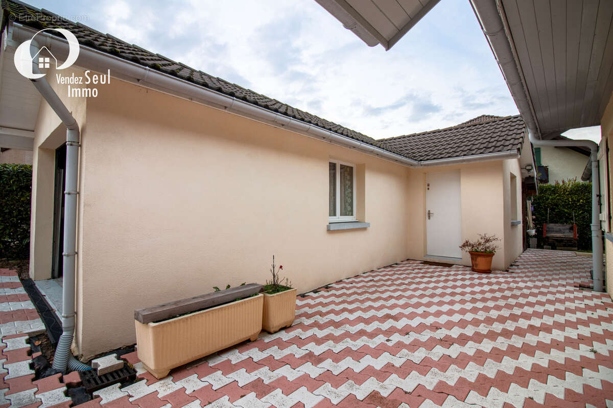 Maison à SCIEZ