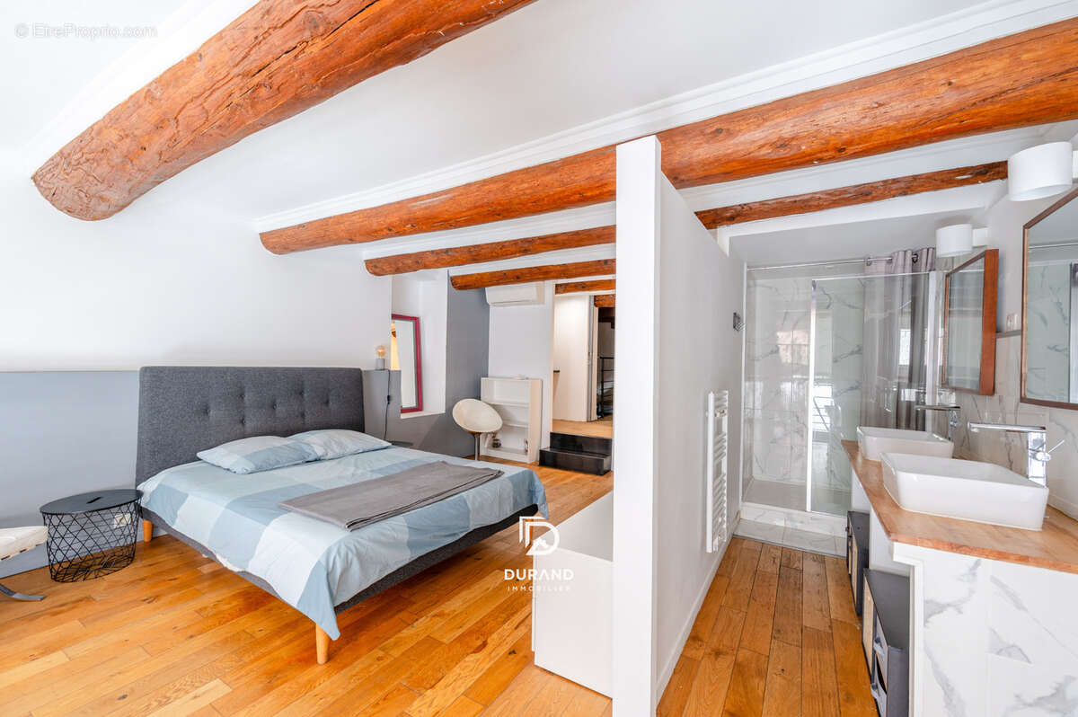 Appartement à MARSEILLE-6E