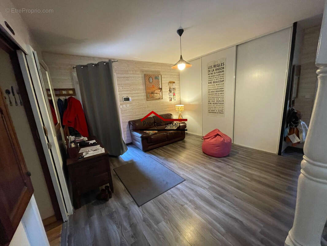 Maison à COUZON-AU-MONT-D&#039;OR