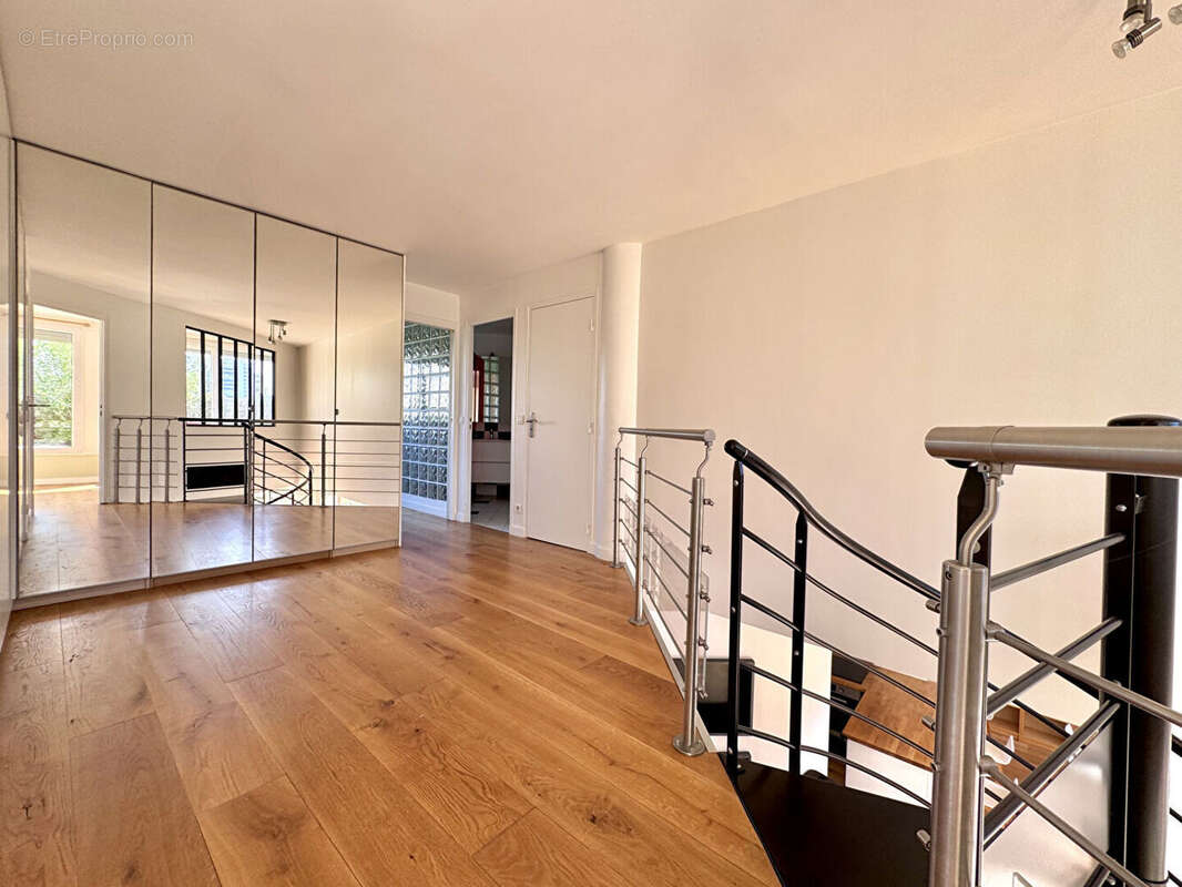 Appartement à AUBERVILLIERS