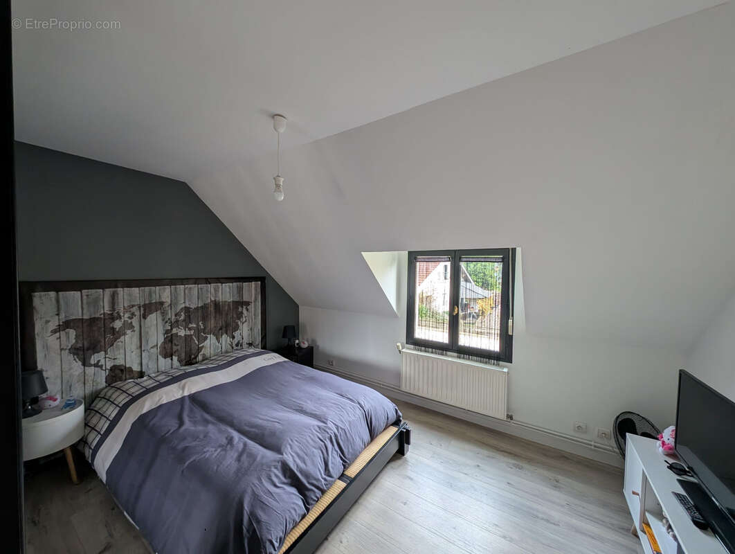 Maison à SAINTE-GENEVIEVE-DES-BOIS