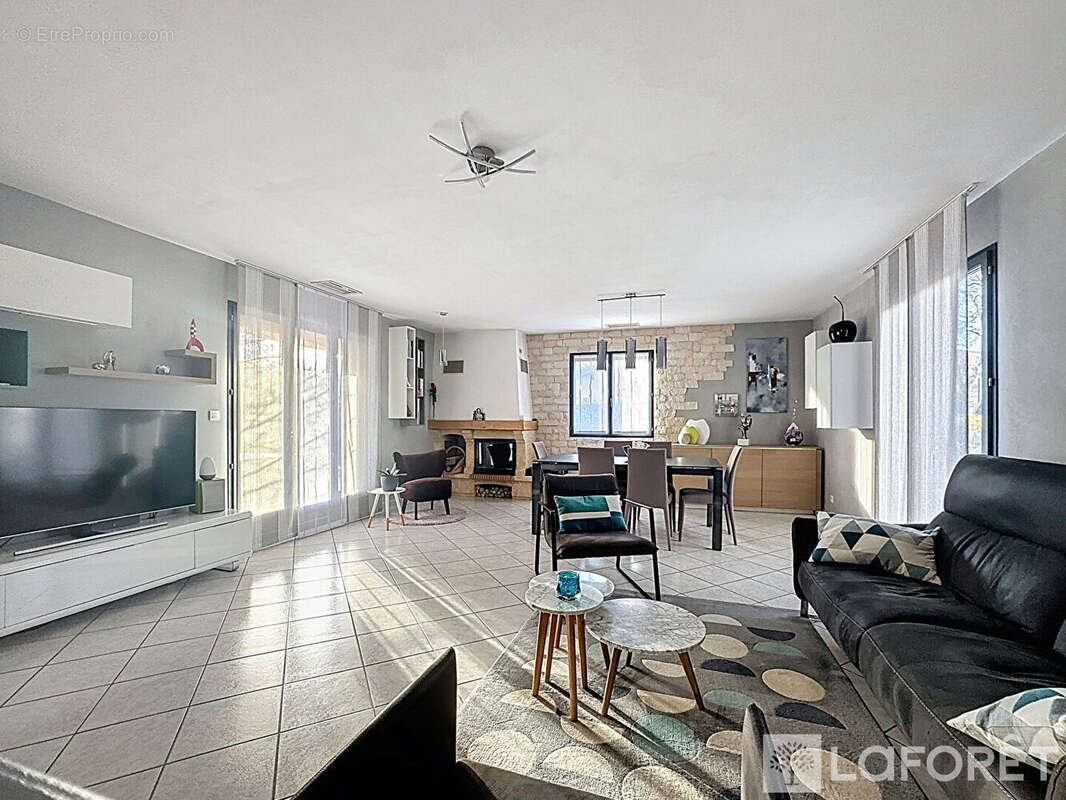 Maison à L&#039;ISLE-D&#039;ABEAU