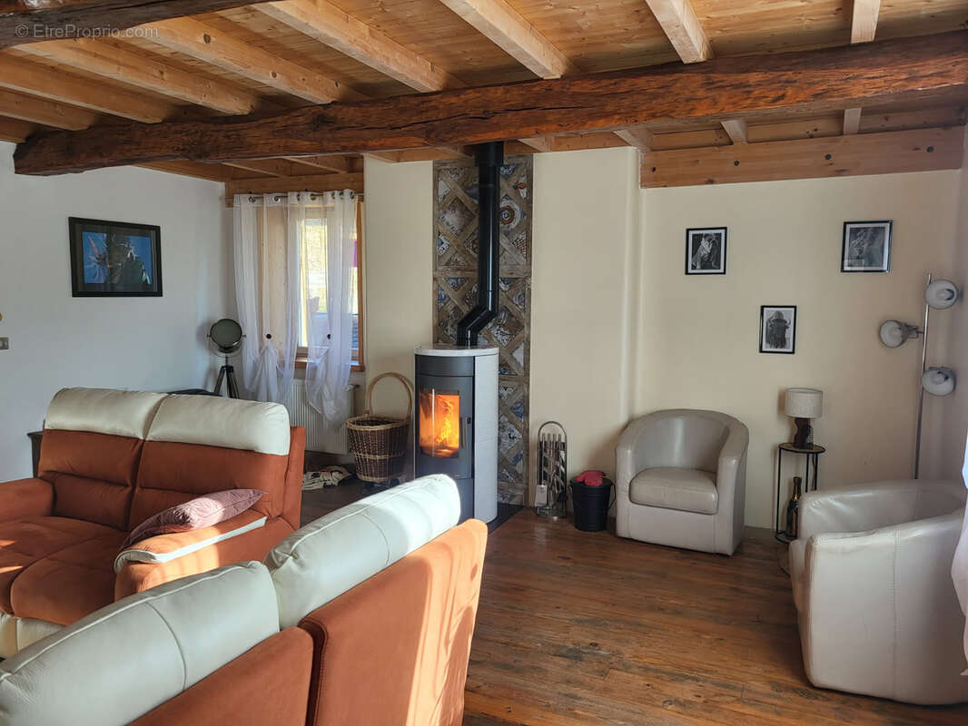 Maison à SAINT-DENIS-DE-CABANNE