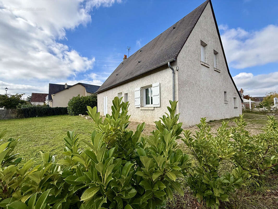 Maison à LA VILLE-AUX-DAMES