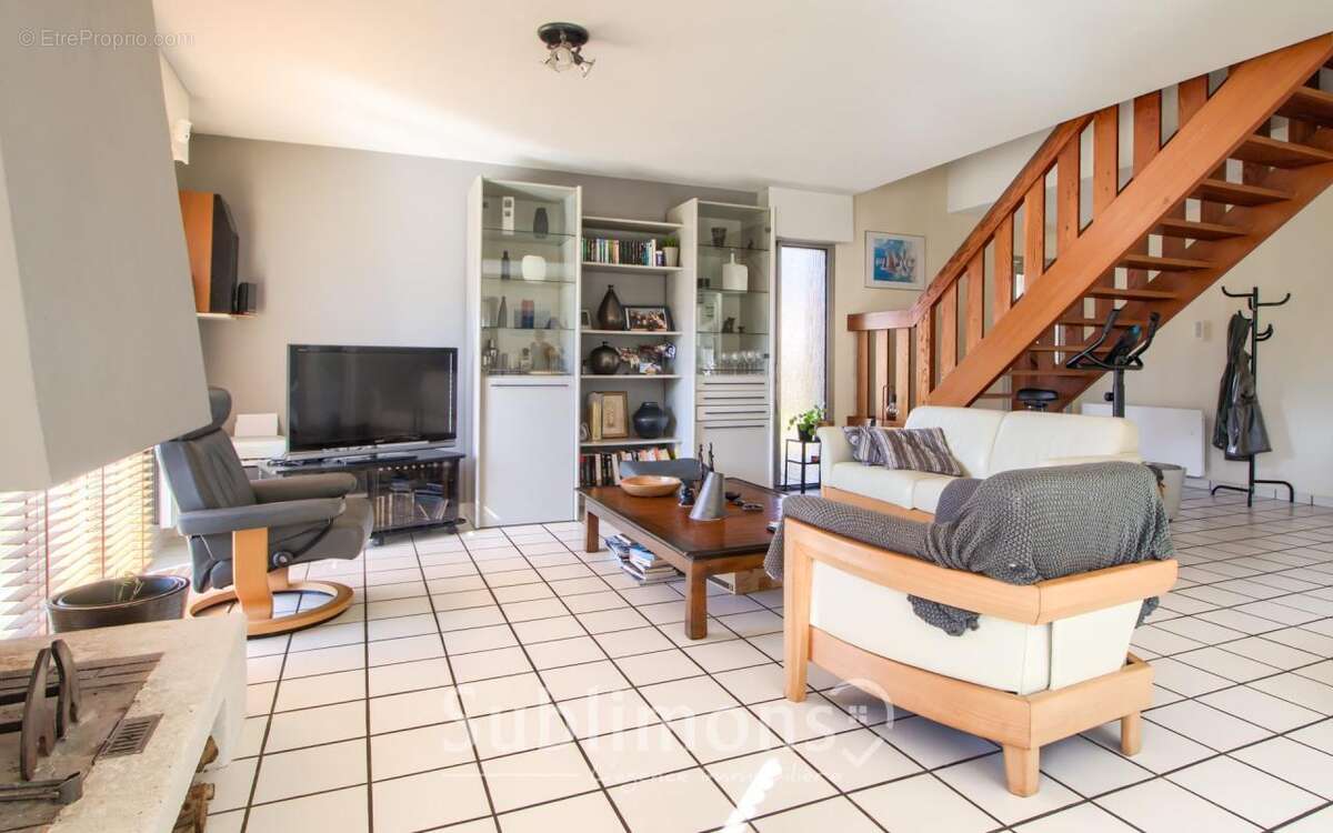 Maison à LA CHAPELLE-DES-MARAIS