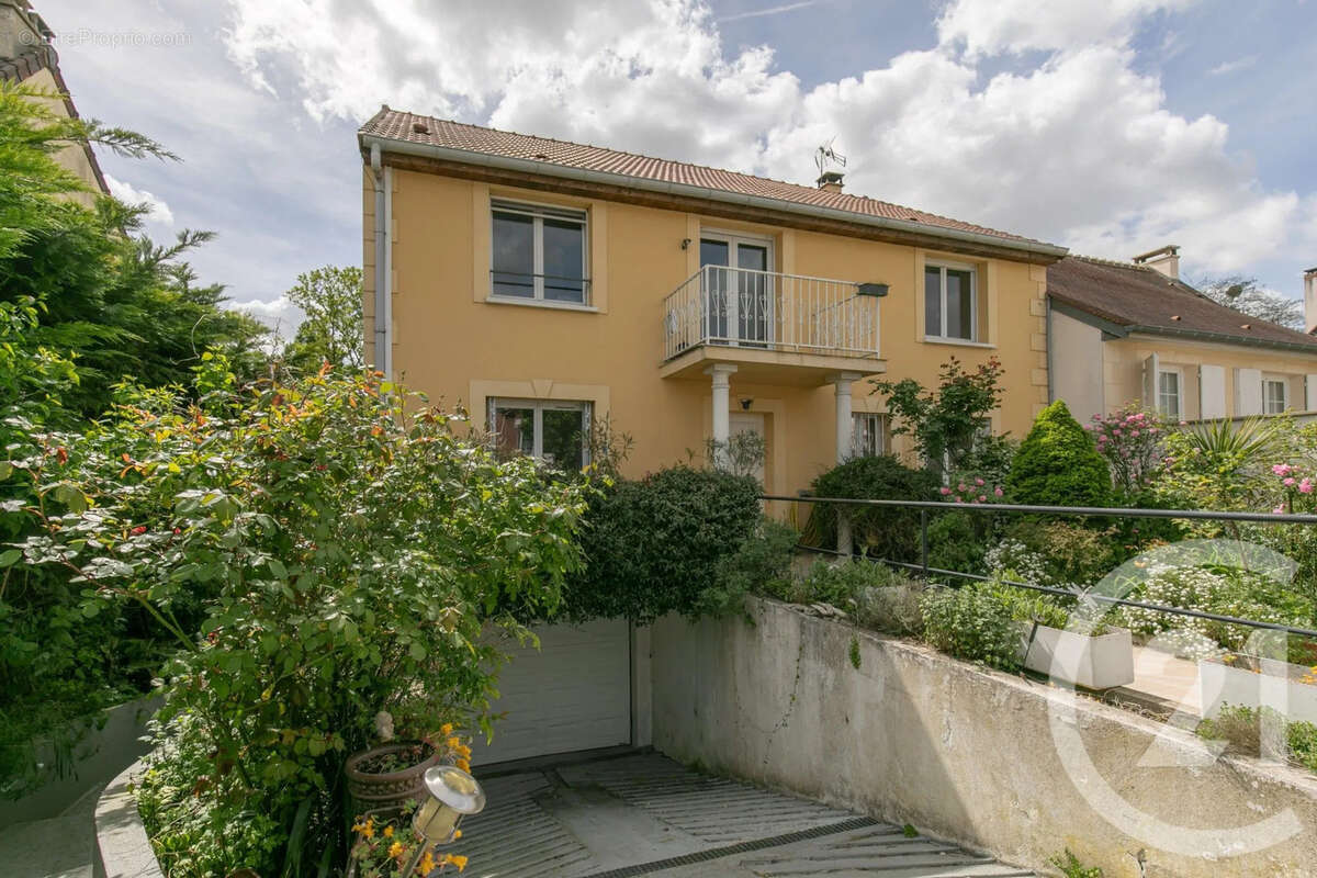 Maison à CHAMPIGNY-SUR-MARNE