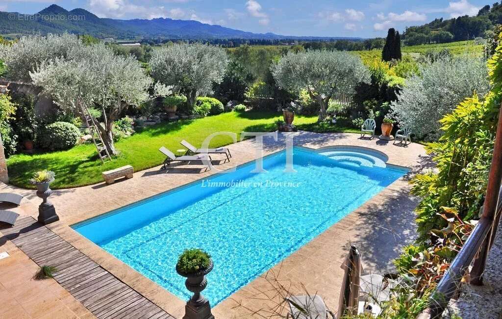 Maison à VAISON-LA-ROMAINE