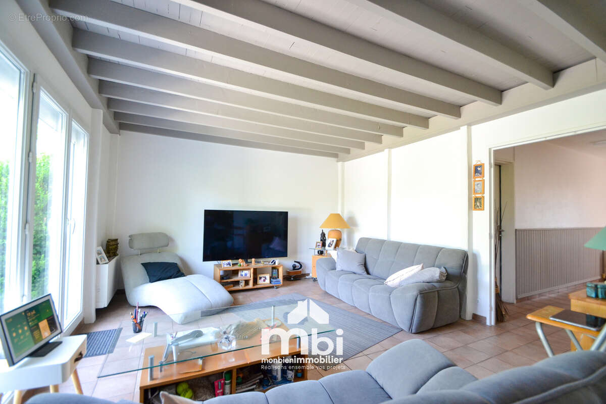 Maison à MARLY-LA-VILLE