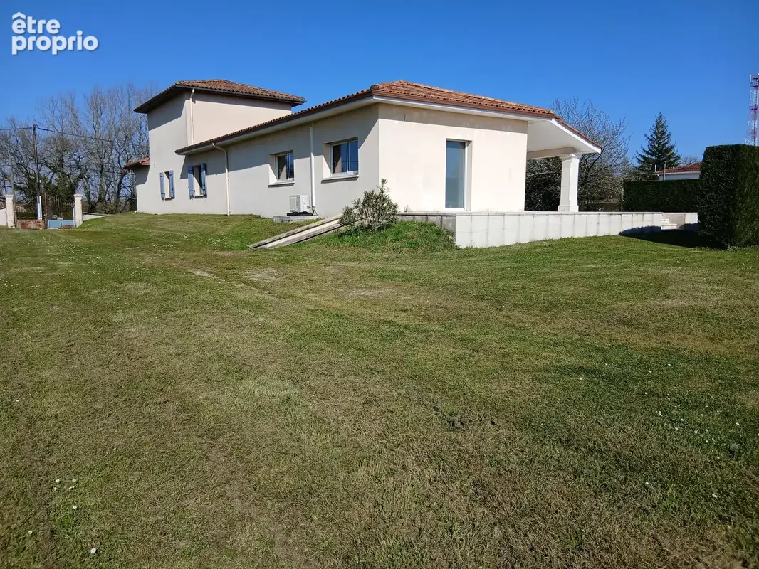 Pavillon moderne de 5 chambres avec piscine - photo 10