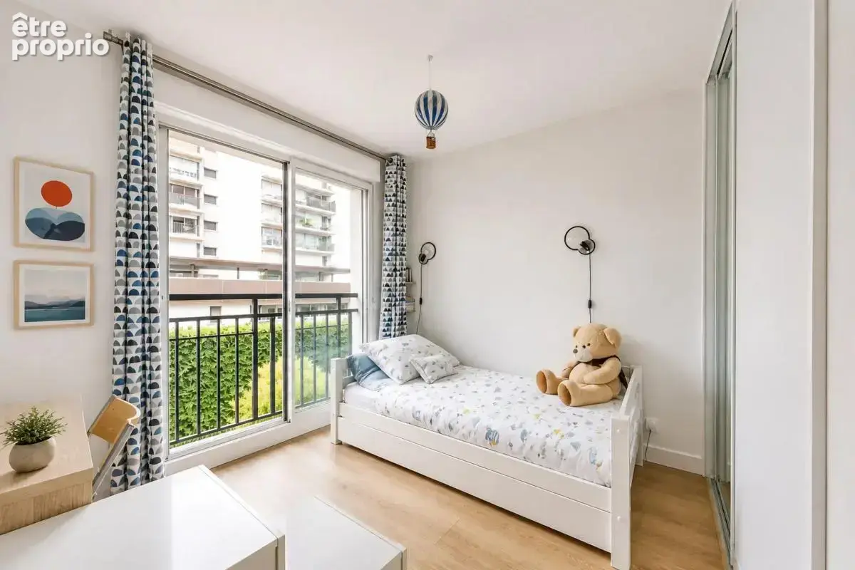 92800 - puteaux - front de seine - 4 pieces -3 chambres - balcon - photo 12