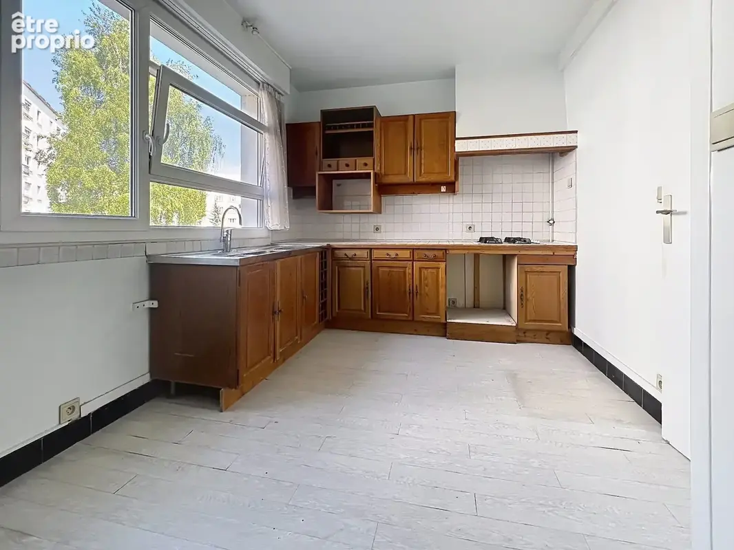 Appartement 4 pièces 76 m² à vendre à Garches (92380) - photo 3