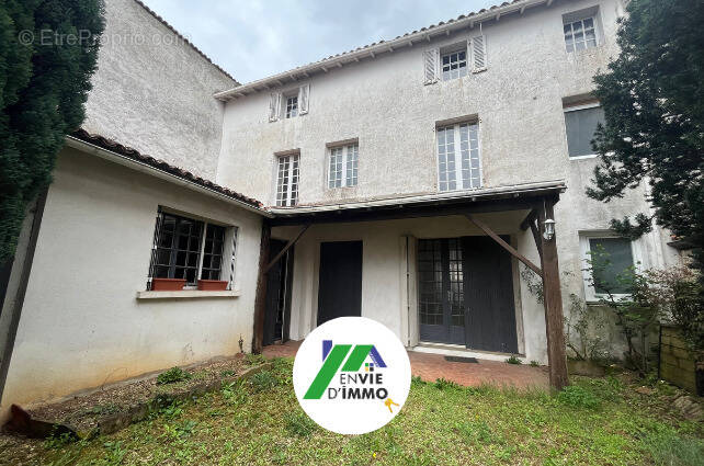 Maison à MAGNE