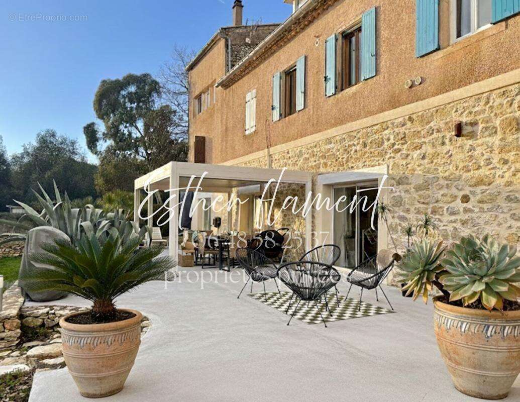 Maison à VEZENOBRES