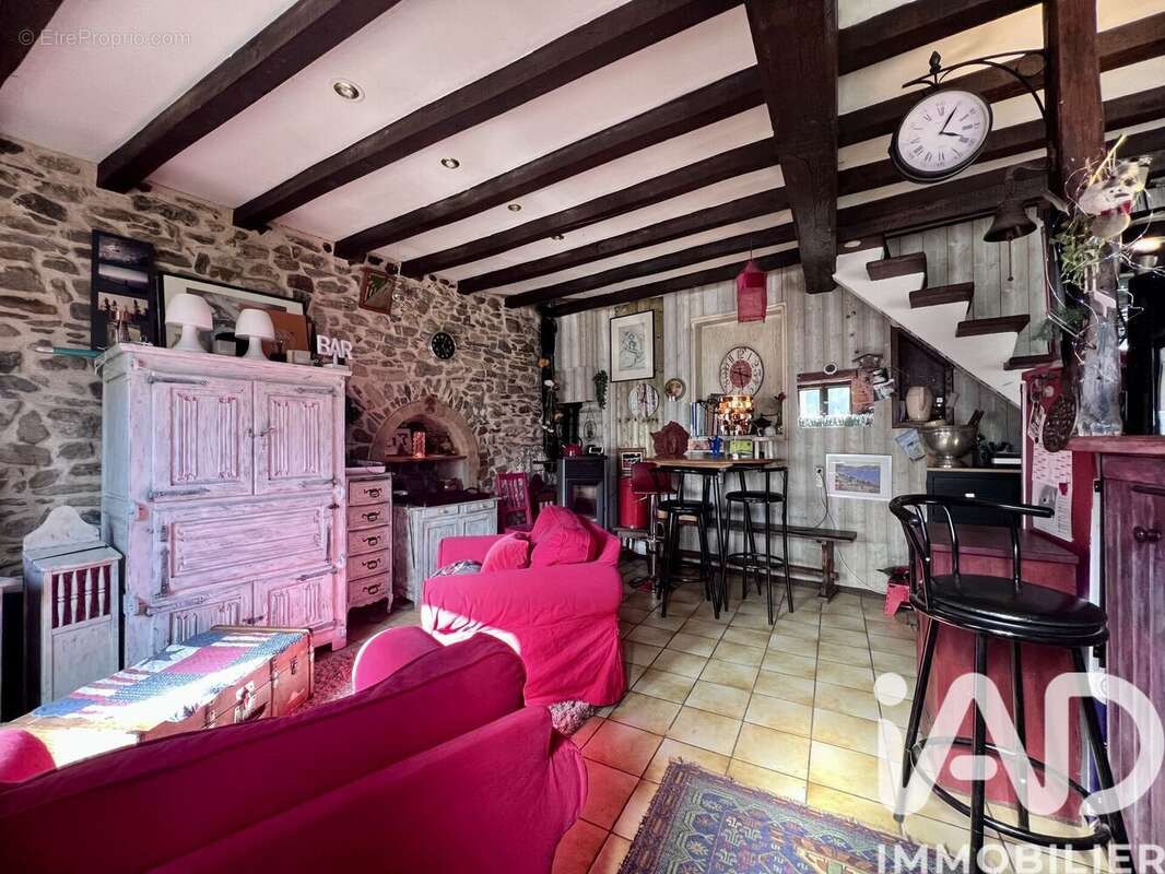 Photo 2 - Maison à COURZIEU