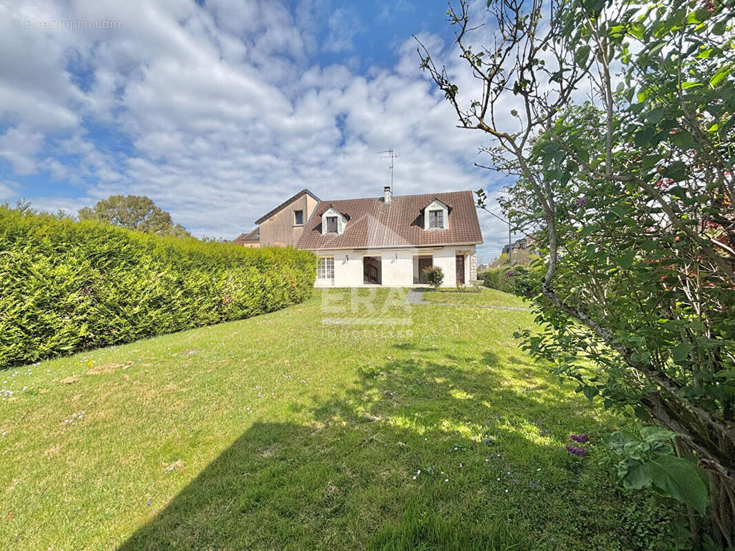 Maison à PONTAULT-COMBAULT