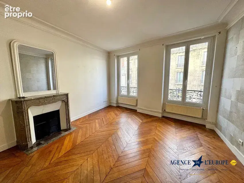 Appartement 67 m² à Paris-10e  - photo 2