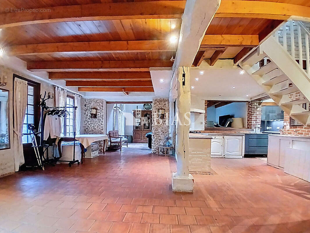 Maison à EQUEMAUVILLE