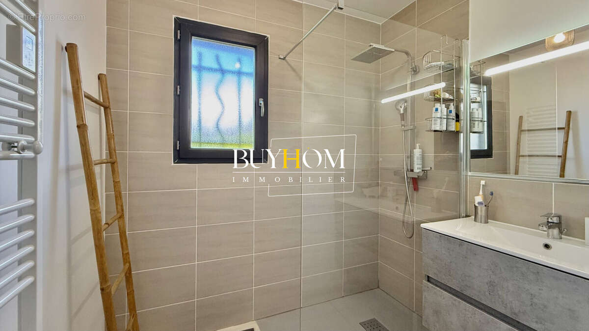 Maison à PERNES-LES-FONTAINES