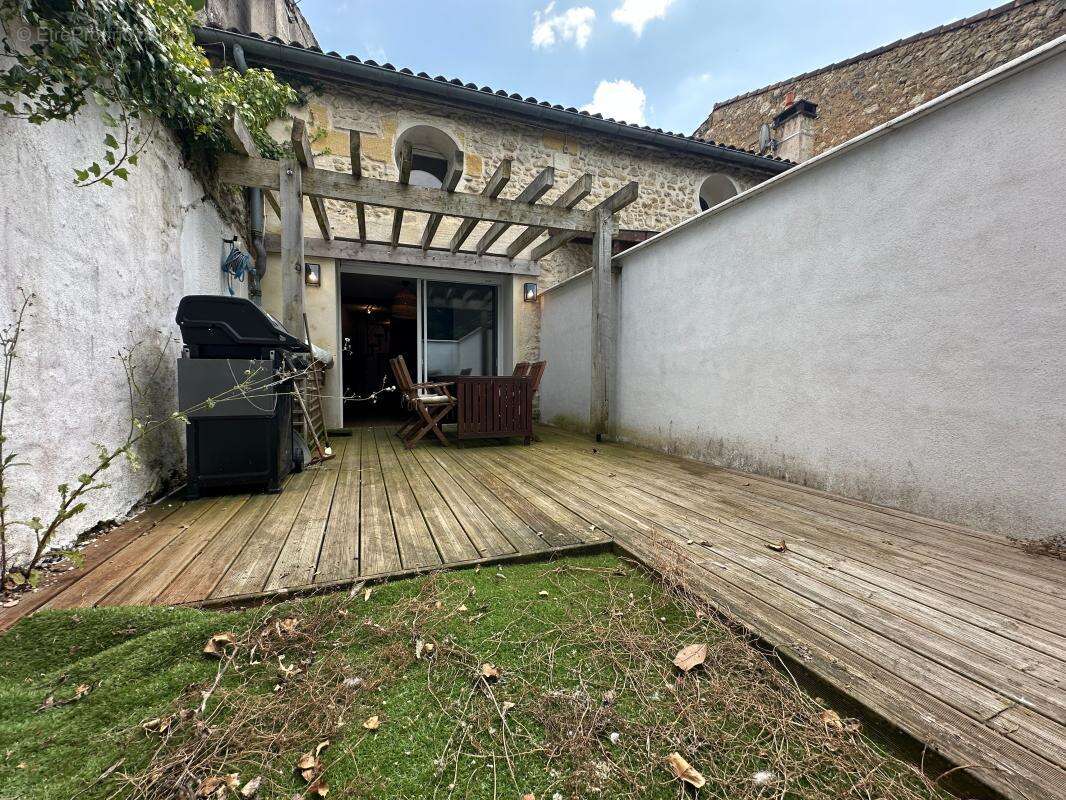 Maison à CASTRES-GIRONDE