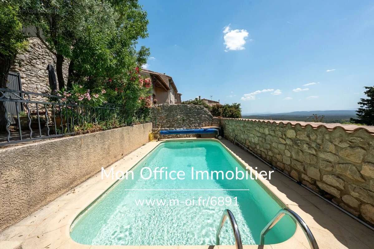 Référence : 6891-SJO - Maison provençale en pierre au coeur du village de St-Julien (83560): 4 chambres - véranda- piscine- cave - photo 4