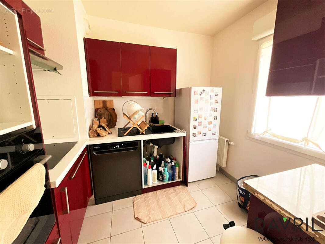 Appartement à CHANTELOUP-LES-VIGNES
