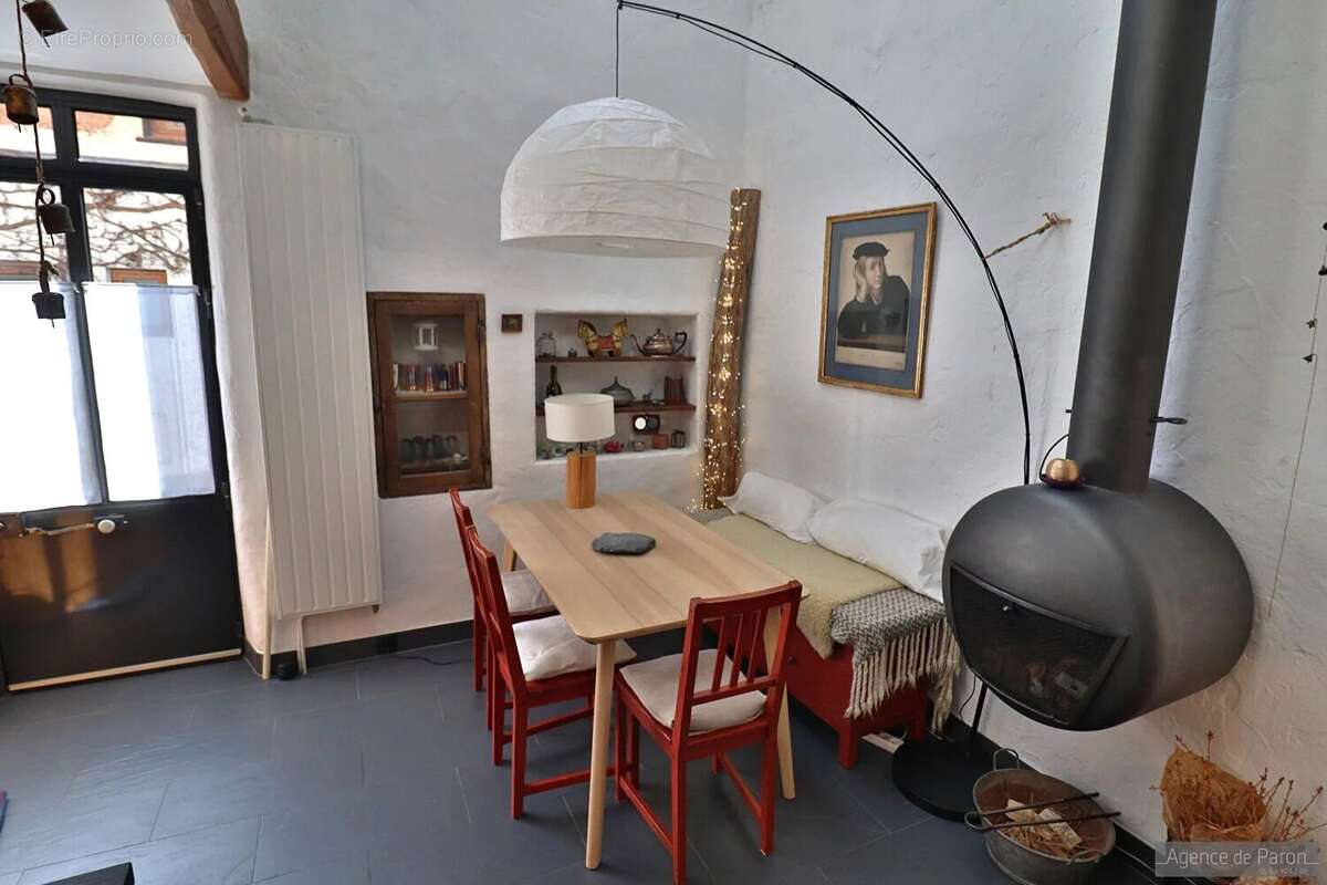 Maison à VERRIERES-LE-BUISSON