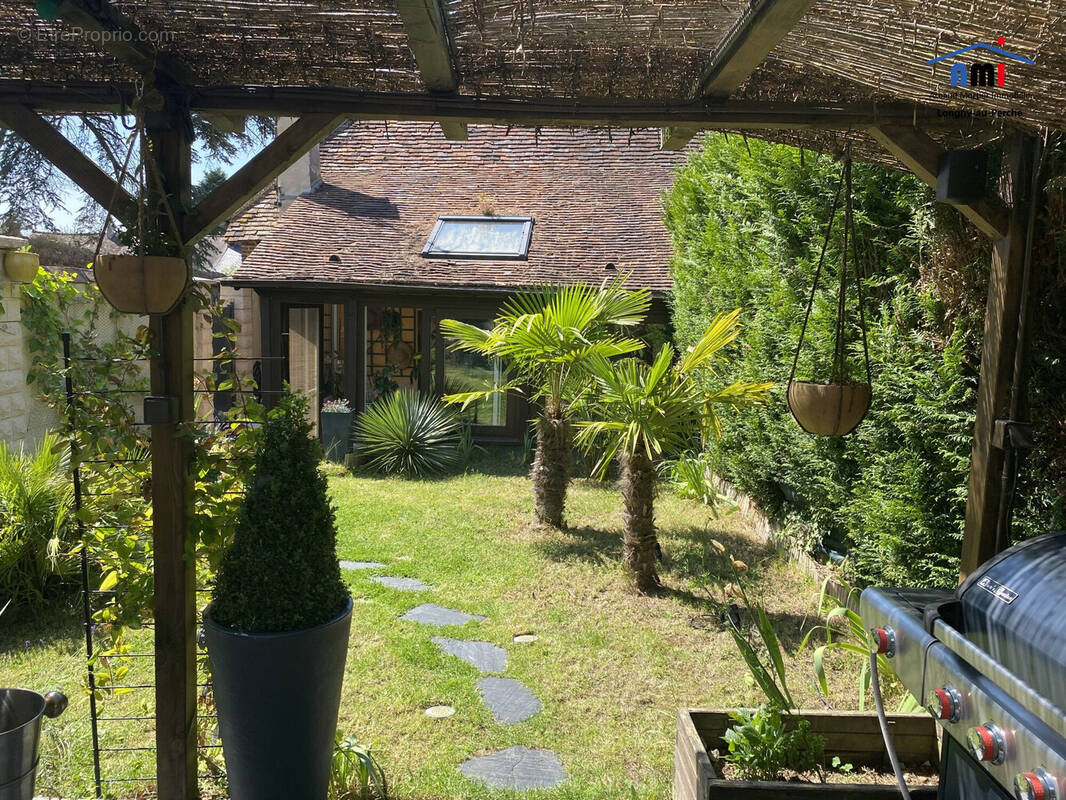 Maison à CHAMPS