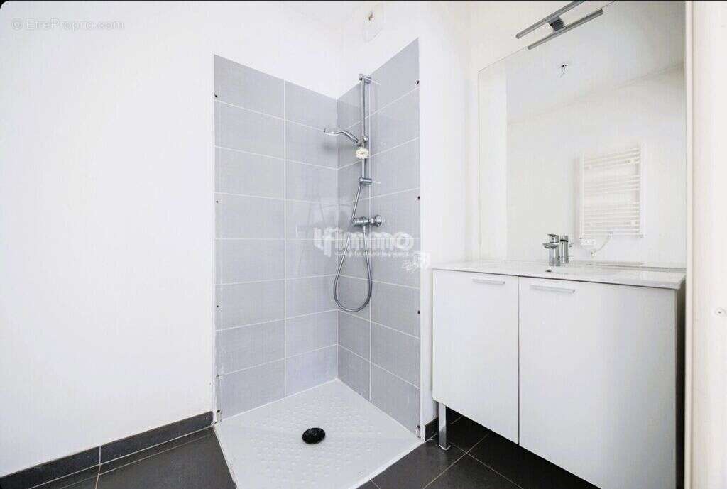 Appartement à MARSEILLE-4E