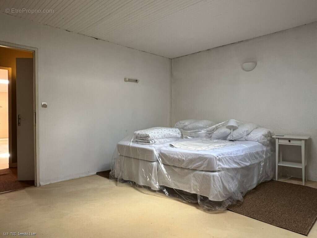 Maison à CHAMPAGNE-MOUTON